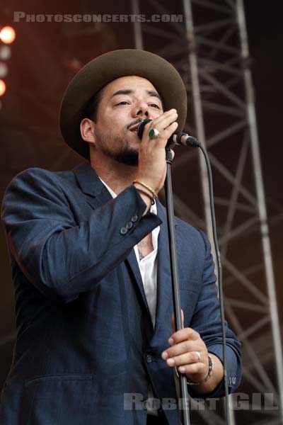 BEN L'ONCLE SOUL AND MONOPHONICS - 2014-07-20 - PARIS - Parvis de l'Hotel de Ville - 